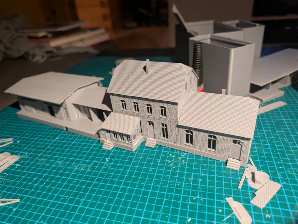 Photograph of the earlier N-scale Lichte Ost test build, showing the assembled station ensemble.